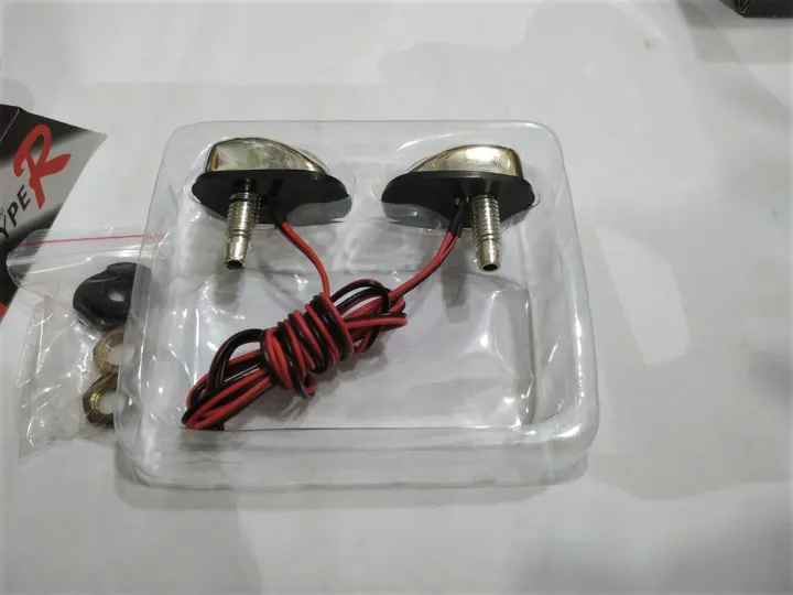 Car%20Universal%20Hood%20Windshield%20Washer%20Jet%20Nozzle%20Spray%20with%20LED%20Lights%20-%20Image%204