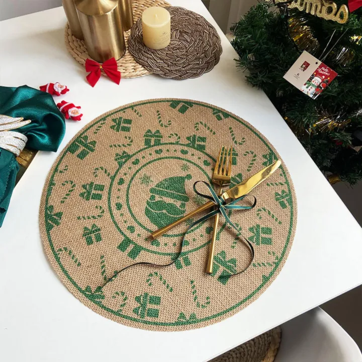 Christmas%20Table%20Decoration%20Coffee%20Cup%20Mat%20With%20Wool%20Ball%20Wool%20Ball%20Decorative%20Mat%20Printed%20Woven%20Table%20Mat%20Christmas-themed%20Placemat%20-%20Image%202