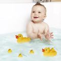 4Pcs Cute Rubber Duck Family Set for Baby Shower Squeak Swimming Fun Kids Floating Bath Duck Toys. 