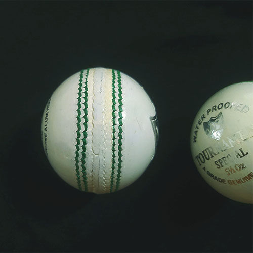 Cricket%20Ball%20(%20%20CRICKET%20LEATHER%20BALL%20%20-5%201/2%20Oz%20)%20-%20Image%203