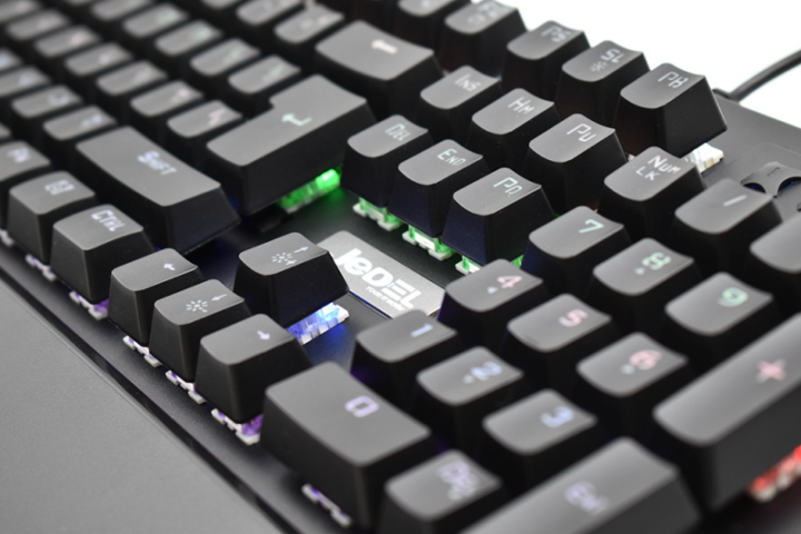 JEDEL%20KL90%20RGB%20MECHANICAL%20GAMING%20KEYBOARD%20W/%20WRISTPAD%20USB%20(BLUE%20SWITCH)%20-%20Image%203