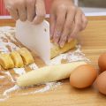 [1 Pieces Multi Purpose Dough Scraper] [ Plastic Pastry Cutter For Cut Bread Cake] [ Kitchen Tools Accessories ]. 