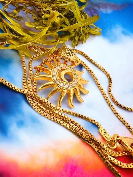 Gold%20Plated%20Guaranteed%2001MM%20New%20Trend%20Stylish%20Box%20Chain%2018%20Inch%20Short%20Beautiful%20Design%20With%20New%20Sun%20Theme%20Fixed%20Stone%20Pendant%20-%20Image%205