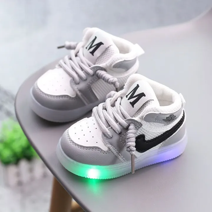 Bright%20Light%20Baby%20Boy%20Shoes%20Girls'%20Breathable%20Mesh%20Shoes%20Sneakers%20Board%20Shoes%20Soft%20Sole%20Baby%20Toddler%20Shoes1-3Years%20Old0Spring%20and%20Autumn%20-%20Image%206