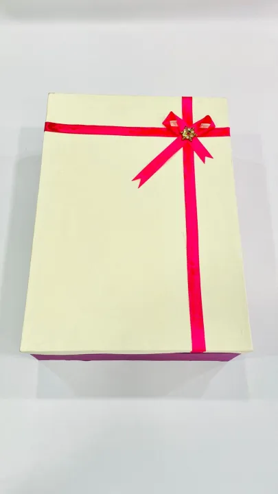 Chocolate%20Gift%20Hampers%20For%20Birthday%20Valentine%20Parties%20Occassions%20Gatherings%20Weddings%20Branded%20Chocolates%20With%20Gift%20Box%20Ferrero%20Rocher%20Colorful%20-%20Image%203