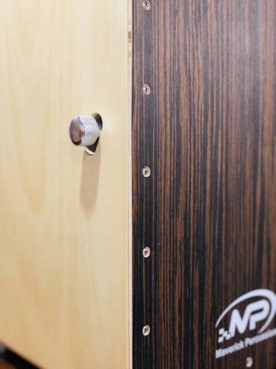 MP%20%20Adjustable%20Cajon%20box%20with%20padded%20Bag%20Maverick%20Percussion%20Adjustable%20Snare%20Wire%20Cajon%20Box%20Drum%20with%20Padded%20Gig%20Bag%20and%20padded%20foam%20seat%20-%20Natural%20Faceplate,%2019"x12"x11"%20MP%20Cajon%20-%20Image%2010