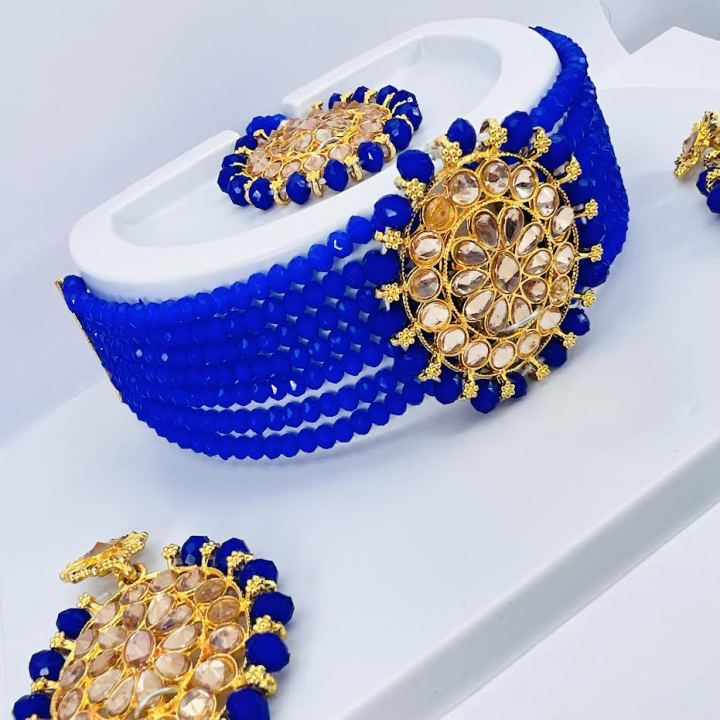 Adorable%20Gold-Plated%20ultra%20blue%20color%20crystal%20Pearl%20Choker%20Necklace%20Set%20for%20Women%20and%20girl%20with%20free%20box.%20-%20Image%204