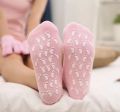 Moisturizing Gel Socks Foot Care Gel Moisturizing Silicone Socks Non Slip Heel Socks Chapped Foot Care Socks Women Men Soft Feet Rough Skin Pedicure Comfortable Spa Silicone Gel Lined Moisturizing Socks, Full Feet Protector Beauty Foot Mask for Softening. 