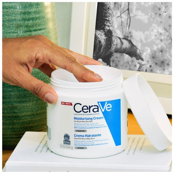 CeraVe%20Moisturizing%20Cream%20Dry%20to%20Very%20Dry%20Skin%20340g%20-%20Image%204