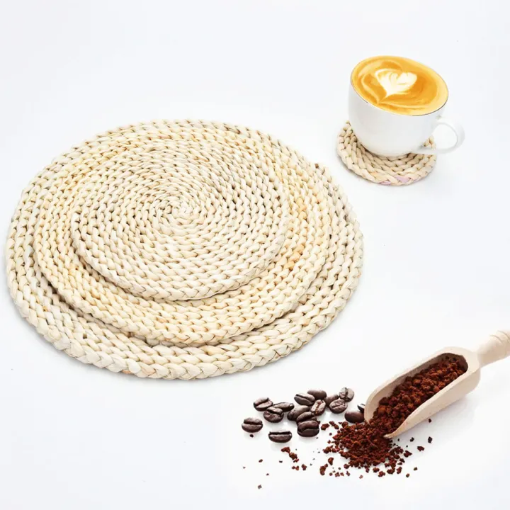 Natural%20Corn%20Straw%20Woven%20Handmade%20Husk%20Rattan%20Placemats%20Cup%20Coaster%20Grass%20Mats%20Heat%20Resistant%20Kitchen%20Dining%20Table%20Accessories%20-%20Image%204