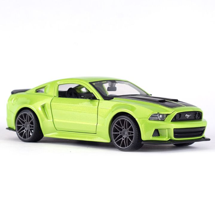Maisto%201:24%202014%20Ford%20Mustang%20Street%20Racer%20Sports%20Car%20Static%20Die%20Cast%20Vehicles%20Collectible%20Model%20Car%20Toys%20-%20Image%207