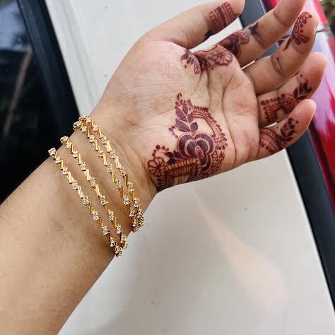 Gold%20Plated%20Zigzag%20Bangles%20with%20Stone%20for%20Women%20Fashion%20Jewelry%20Gift%20items%20for%20girls%20-%20Image%207