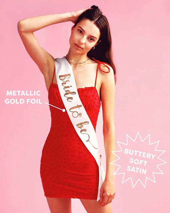 Bride%20to%20Be%20Sash,%20Bachelorette%20Party%20Sash%20Bachelorette%20Party%20Decorations%20Party%20Favors%20Accessories%20(White%20with%20Gold%20letters)%20-%20Image%207