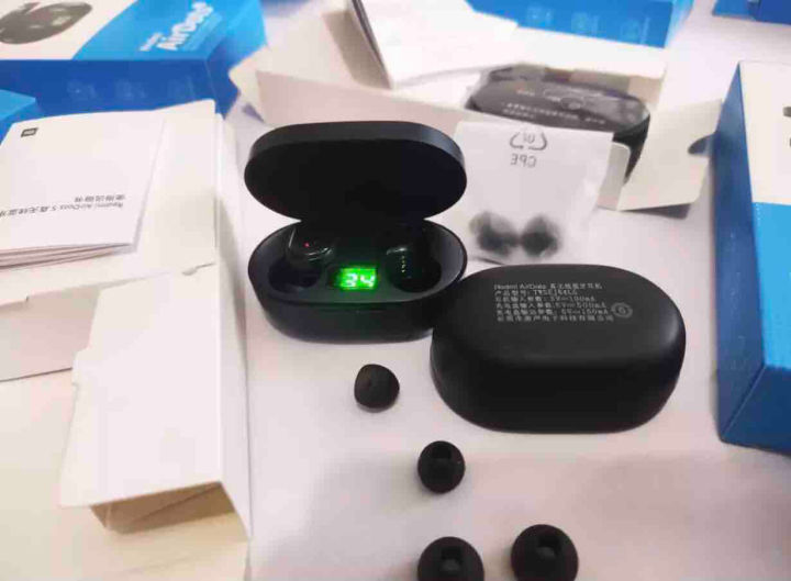 Xiaomi%20Mi%20Redmi%20Airdots%20wireless%20earbuds%20-%20Image%204