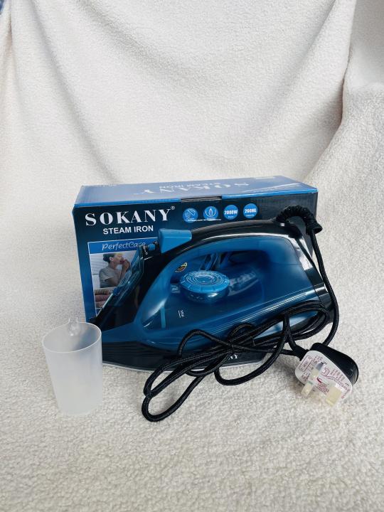 SOKANY%20Steam%20Iron%202000W%20%7C%20Ceramic%20Soleplate%20%7C%20Powerful%20Steam%20&%20Spray%20%7C%20Model%20SK-11024%20-%20Image%203