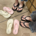 ins Internet Hot Flip-Flops Female Summer 2024 New Good-looking Thick Bottom Non-Slip Fashion Popular Going out. 