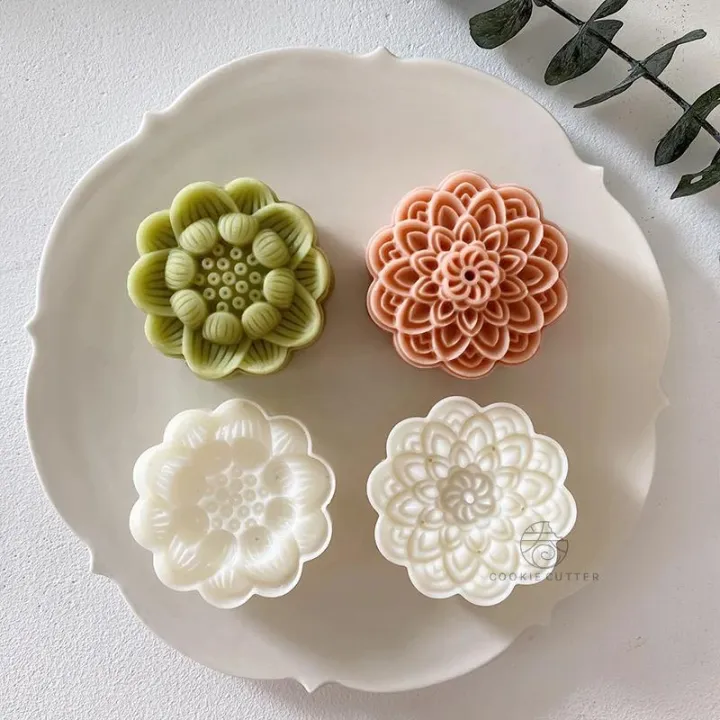 Ten-petal%20Lotus%20Seed%20Moon%20Cake%20Mold%2075g%203D%20Hand-pressed%20Plastic%20Mooncake%20Mold%20Chinese%20Dessert%20Cake%20Baking%20Tool%20for%20Festival%20-%20Image%204