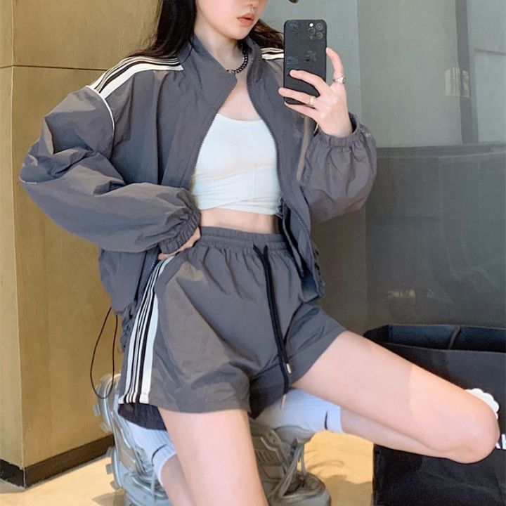 Spring%20and%20Summer%20New%20Fashion%20Casual%20Suit%20Women's%20Loose%20All-Matching%20Lightweight%20Sun%20Protection%20Sports%20Coat%20Shorts%20a%20Set%20of%20Women's%20-%20Image%203