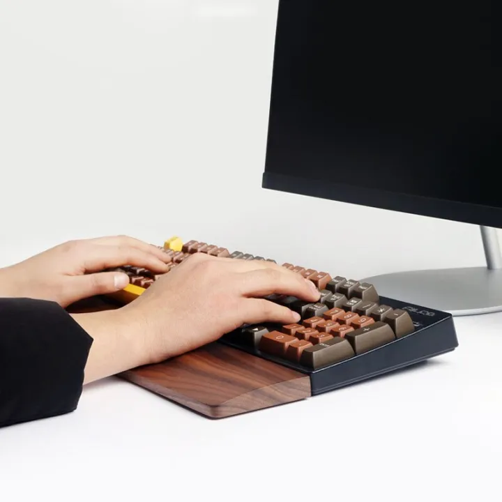 One-Hand%20Walnut%20Keyboard%20Wrist%20Rest%20For%20GK61%20keys%2087%20104%20with%20Anti-Slip%20Mat%20Pad%20For%20Mechanical%20Gaming%20-%20Image%205