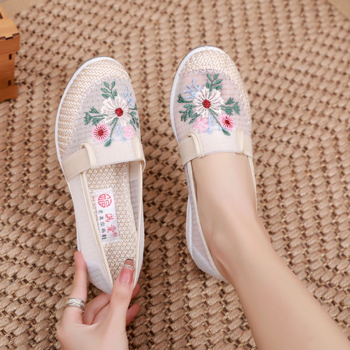 %E3%80%90ZIME%E3%80%912024cb%20Summer%20Mesh%20Shoes%20Women's%20Wedge%20Embroidered%20Shoes%20Old%20Beijing%20Cloth%20Shoes%20Women's%20Shoes%20Breathable%20Chinese%20Ancient%20Style%20Women's%20Shoes%20Casual%20-%20Image%203