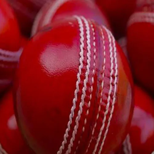 Ball%20Red%20Leather%20Cricket%20Ball%20-%205%201/2%20Oz%20-%20Image%206