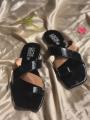 flat shoes / women's flat sandals / ladies foot ware / style shoes / flip flop / slippers / girls quality flat casual sandals. 