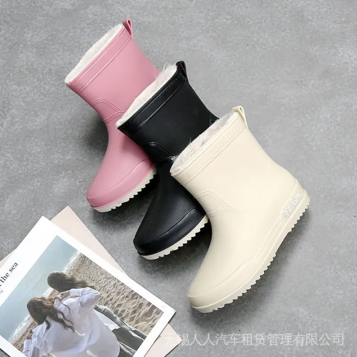 Rain%20Boots%20Women's%20Fashionable%20Outer%20Wear%20Fleece-Lined%20Waterproof%20Mid-Calf%20Rain%20Boots%20Non-Slip%20Wear-Resistant%20Cotton-Padded%20Detachable%20Silicon%20Shoes%20-%20Image%204