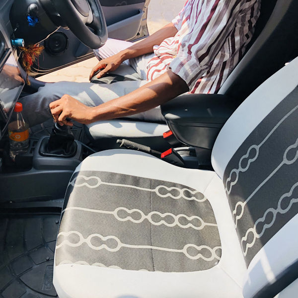 Car%20Centre%20Console%20Storage%20Box%20Universal%20Luxury%20Armrest%20-%20Image%205