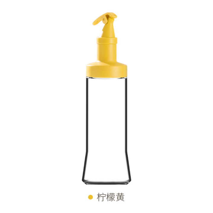 Press%20open%20the%20lid%20of%20the%20glass%20seasoning%20bottle%20and%20the%20oil%20jug%20bottle%20with%20label%20in%20the%20kitchen%20uses%20the%20new%20seasoning%20bottle.%20-%20Image%206