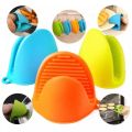 2PCS Multifunction Kitchen Silicone Oven Gloves Heat Resistant Gloves / Insulated Heat Pot Clips Microwave Oven Plate for BBQ Gloves Anti-slip Pot Oven Mitts Kitchen Gadgets (2mks). 