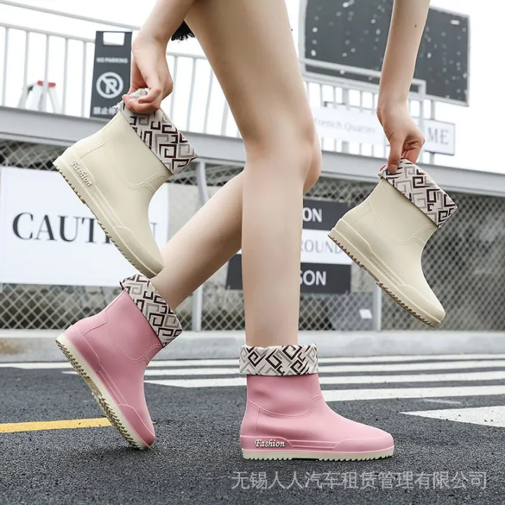 Rain%20Boots%20Women's%20Fashionable%20Outer%20Wear%20Fleece-Lined%20Waterproof%20Mid-Calf%20Rain%20Boots%20Non-Slip%20Wear-Resistant%20Cotton-Padded%20Detachable%20Silicon%20Shoes%20-%20Image%207