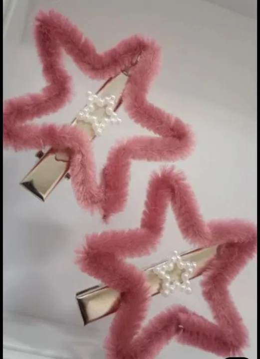 2%20Pcs%20Pipe%20Cleaner%20Hair%20Clips%20%E2%80%93%20Handmade%20%7C%20Cute%20%7C%20Lightweight%20%7C%20Perfect%20Gift%20%F0%9F%8E%80%20-%20Image%203