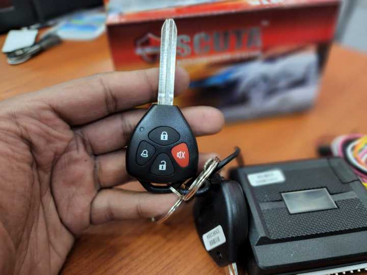 4%20Button%20Scuta%20Toyota%20Keyless%20Entry%20System%20Car%20Alarm%20Systems%20Central%20Locking%20And%20Unlock%20-%20Image%204