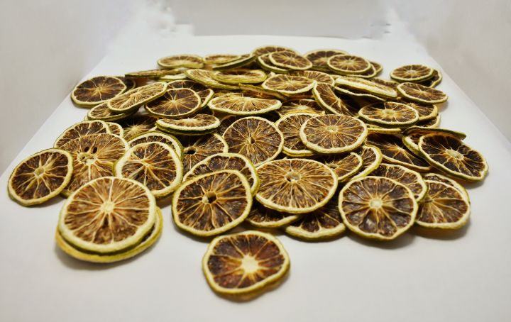 Dehydrated%20Lemon%20Slices%20%7C%20Dried%20Lemon%20Slices%20%20%7C%20100g%20packs%20%7C%20110+%20Slices%20%7C%20100%25%20Natural%20%E2%80%93%20No%20additives,%20no%20preservatives%20-%20Image%202