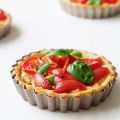Tart Pan, 4 Inch Mini Quiche Pan Removable Bottom Non-Stick Tin, for Oven Baking Carbon Steel Gold Pie Pan.(4 Packs). 