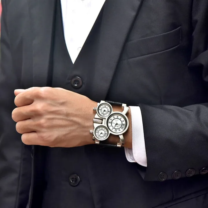 GlobeMaster%E2%84%A2%20Men%E2%80%99s%20Triple%20Time%20Zone%20Big%20Dial%20Watch%20-%20Image%203