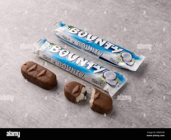 Bounty%20Coconut%20Milk%20Chocolate%20Twin%20Bar%2057g%20-%20Image%205
