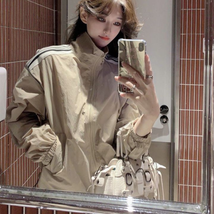 Spring%20and%20Summer%20New%20Fashion%20Casual%20Suit%20Women's%20Loose%20All-Matching%20Lightweight%20Sun%20Protection%20Sports%20Coat%20Shorts%20a%20Set%20of%20Women's%20-%20Image%202