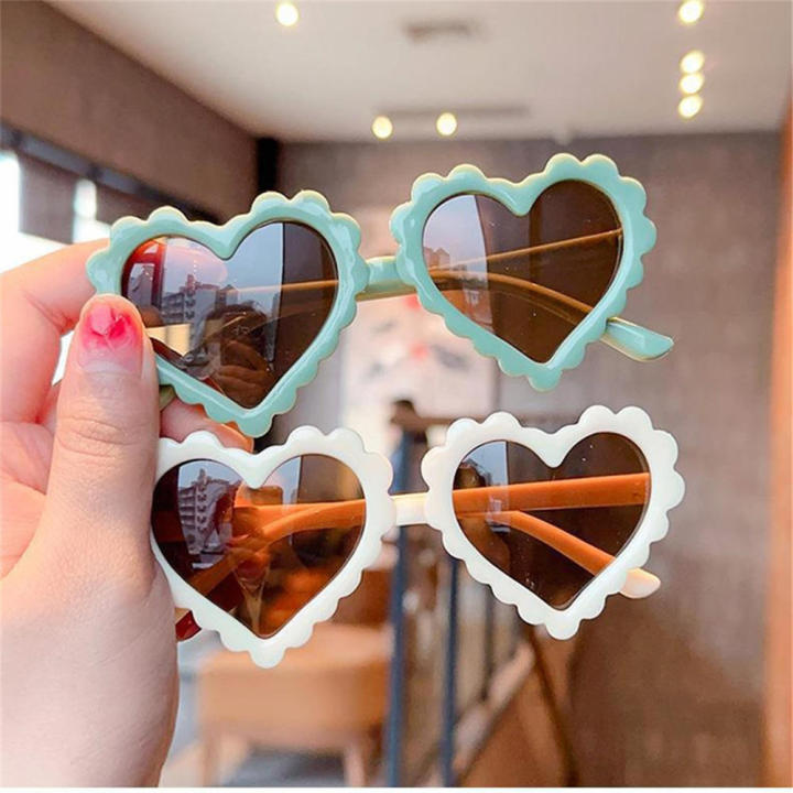 Plastic%20Cartoon%20Heart%20Sunglasses%20Shades%20UV400%20Children%20Sunglasses%20Baby%20Sunglasses%20for%20Kids%20Party%20accessories%20Outdoor%20activities%20Beachwear%20Summer%20Kids%C2%A0%20-%20Image%204