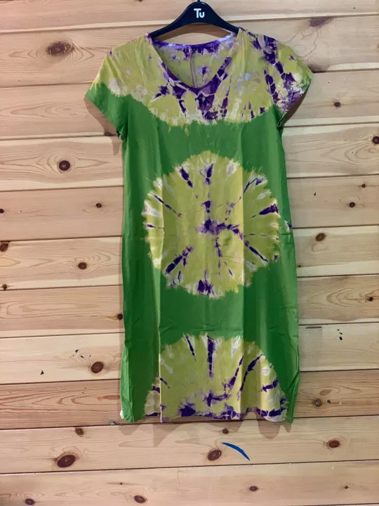 House%20Coat%20for%20Women%20Hand%20Made%20Traditional%20Unique%20Batik%20Designs%20Night%20Dress%20for%20Comfort%20Relax-%20Female%20Bathik%20House%20Coat%20Night%20Gown%20Frock%20Nighty%20V%20Neck%20-%20Image%204