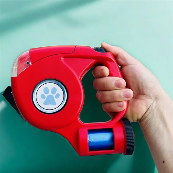 Extendable%20and%20Retractable%20Leash%204.5M%20with%20Built-in%20LED%20Flashlight%20for%20Nighttime%20Walks%20-%20Image%204