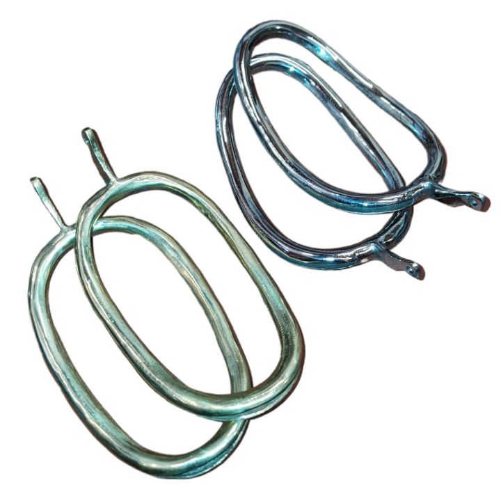 Pair%20of%20Large%20Silambu%20Silver/%20Gold%20-%20%E0%B7%83%E0%B7%92%E0%B6%BD%E0%B6%B8%E0%B7%8A%E0%B6%B9%E0%B7%94%20%E0%AE%9A%E0%AE%BF%E0%AE%B2%E0%AE%AE%E0%AF%8D%E0%AE%AA%E0%AF%81%20Sri%20Lankan%20traditional%20musical%20and%20Dancing%20instruments%20Brass%20Silambu%20pair%20kandy%20musical%20hub%20-%20Image%202