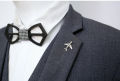 2024 New Sparkling Zircon Airplane Aircraft Brooch Men Suit Brooch Pin Gifts High Quality Women Pins Brooches Man Jewelry. 