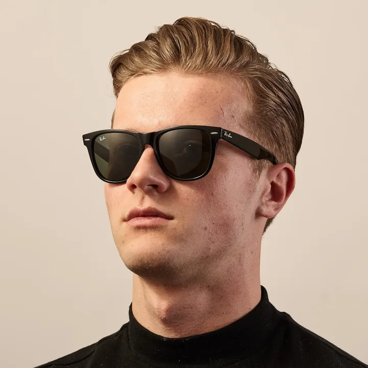 Ray-Ban%20RB2132%20Wayfarer%20Polarized%20Sunglasses%20Unisex%20UV400%20Protection%2063mm%20Bridge%20Silver%20Gradient%20Polarized%20Lens%20-%20Image%203