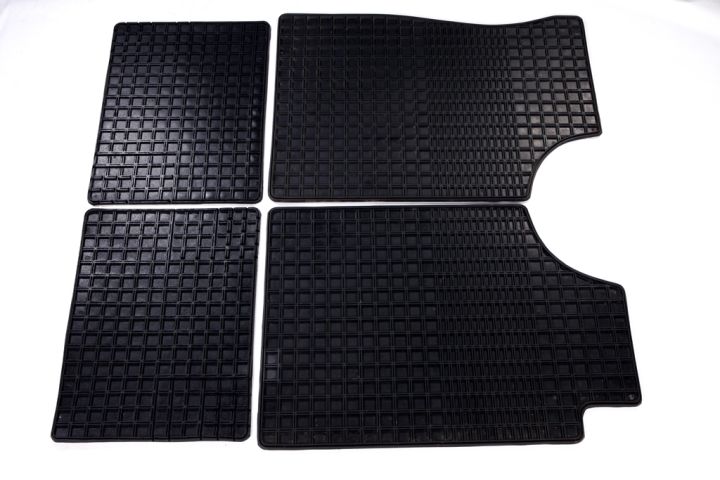 Alto Mat carpet for Maruti Suzuki Alto (Set of 4pieces, Black, Made with natural Rubber), Full coverage