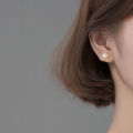 Gold Color Simple Pearl Ear Clip Earrings For Women Without Piercing Minimalist Fashion Jewelry. 
