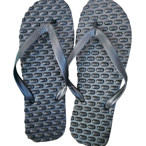Home%20and%20Outdoor%20Durable%20flip%20flops%20Rubber%20Slippers%20for%20Ladies%20and%20boys%20new%20design%20-%20Image%203