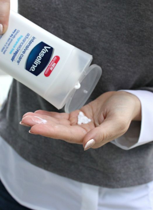 Vaseline%20Intensive%20Care%20visl%20Advanced%20Repair%20Fragranced%20Moisturizing%20Body%20Lotion%20200ml%20-%20Image%205