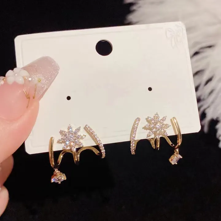1%20Pair%20Ear%20Studs%20Claw%203%20Rows%20Elegant%20Temperament%20Golden%20Gift%20Hypoallergenic%20Bling%20Rhinestone%20Star%20Women%20Earrings%20Fashion%20Jewelry%20-%20Image%205