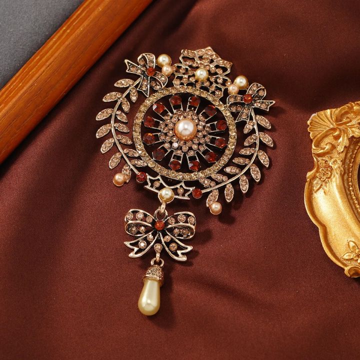 Exaggerated%20Vintage%20Women%20Luxury%20Baroque%20Pendant%20Rhinestone%20Large%20Brooches%20Pins%20Retro%20Middle%20Style%20Lady%20Party%20Banquet%20Badges%20Pin%20-%20Image%202